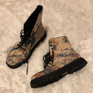 Forever 21 floral boots NWOT